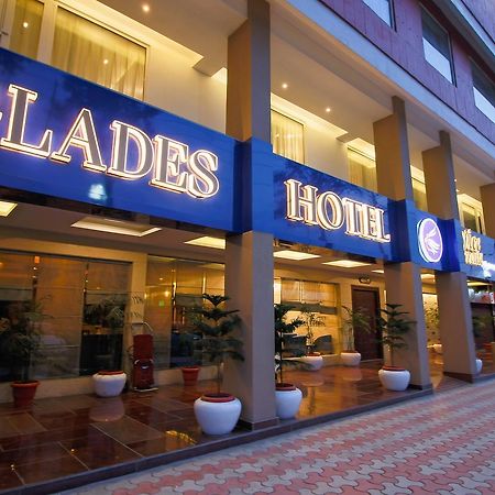 Glades Hotel Mohali Buitenkant foto