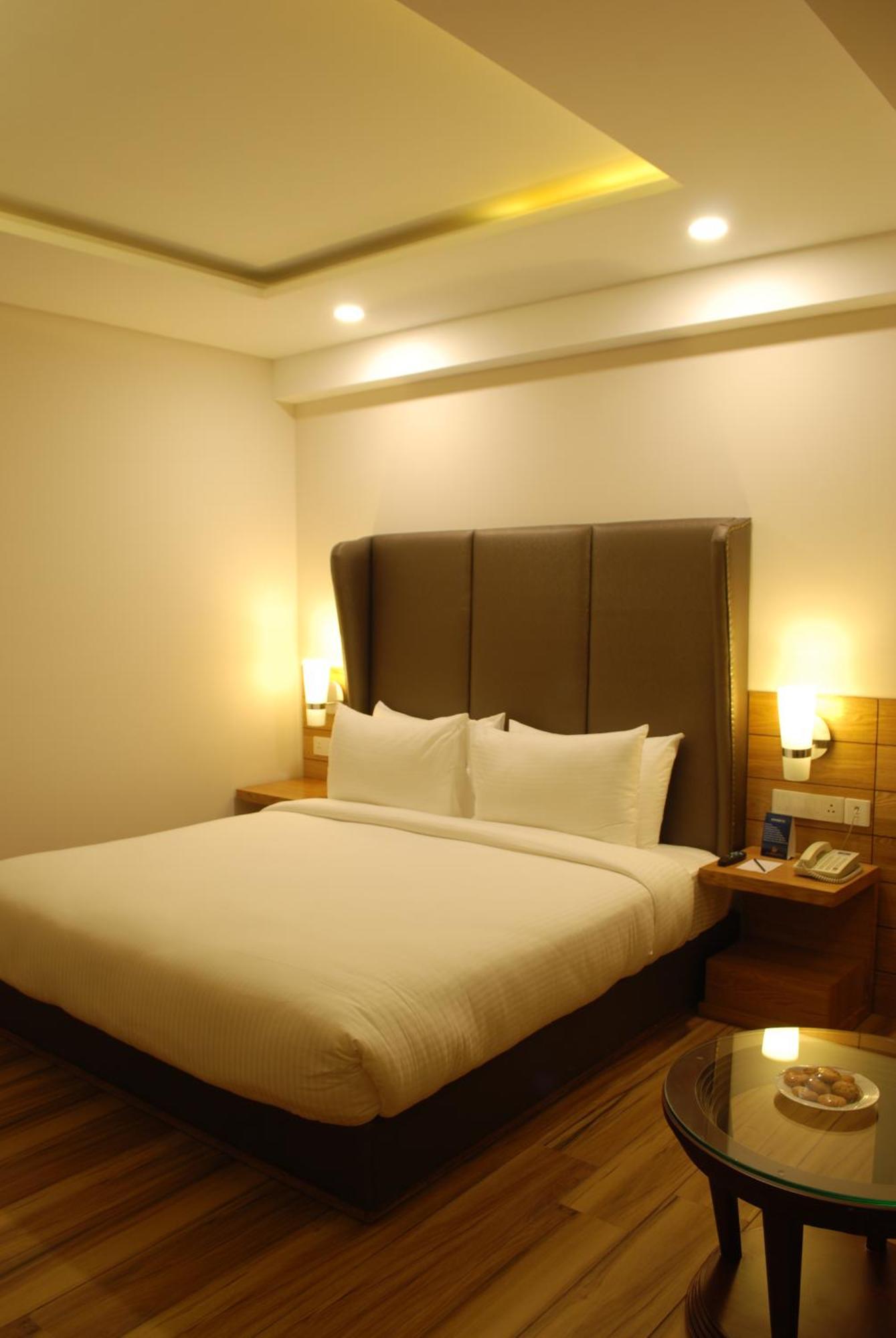 Glades Hotel Mohali Kamer foto